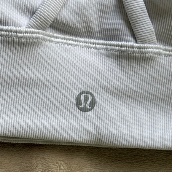 Lululemon Energy Bra High Neck Long Line *Medium Support Size 8 - Picture 3 of 4